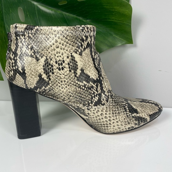 Franco Sarto Kortney snake print heeled Roccia cream clock boots Sz 7.5M - Picture 3 of 13